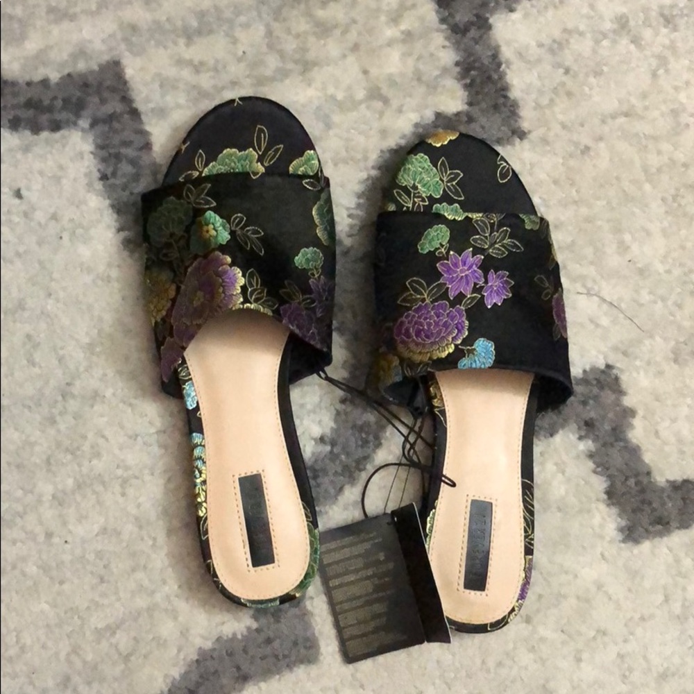 Floral sandals NWT